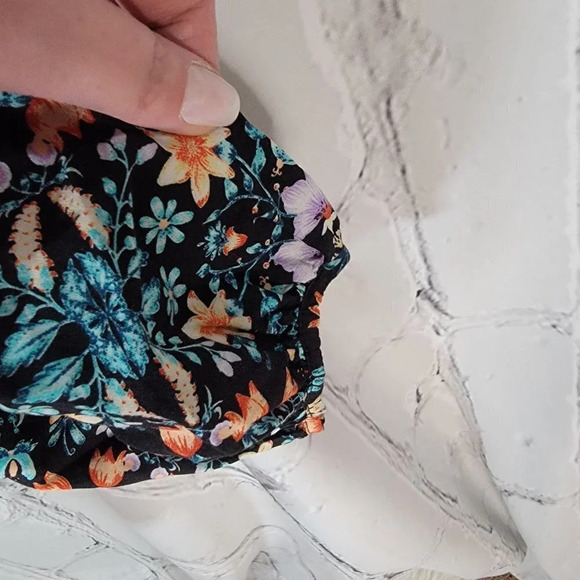 A.n.a Flowy Black Blue Floral Boho Peasant Long Sleeve Blouse‎ Top Shirt Sz L - Picture 3 of 7